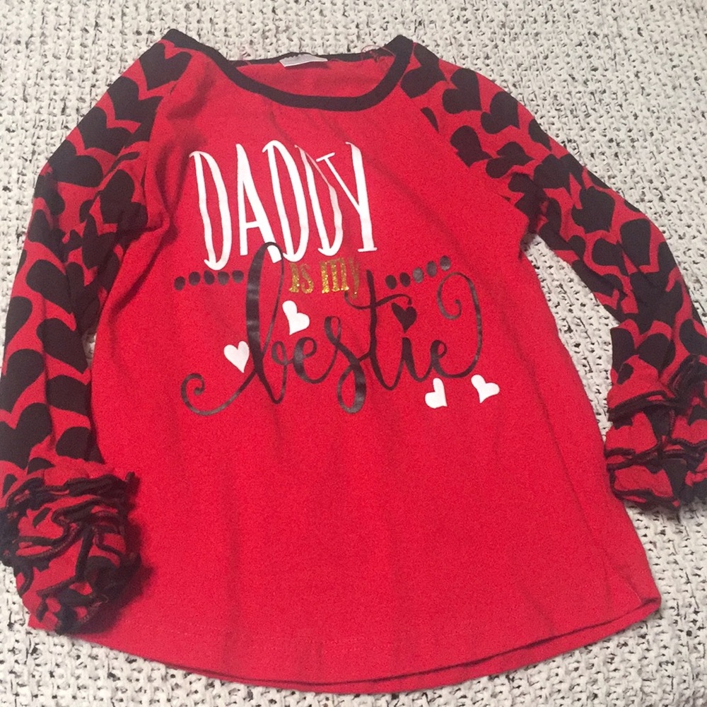 Girls “daddy” Vday shirt, size xs (4).